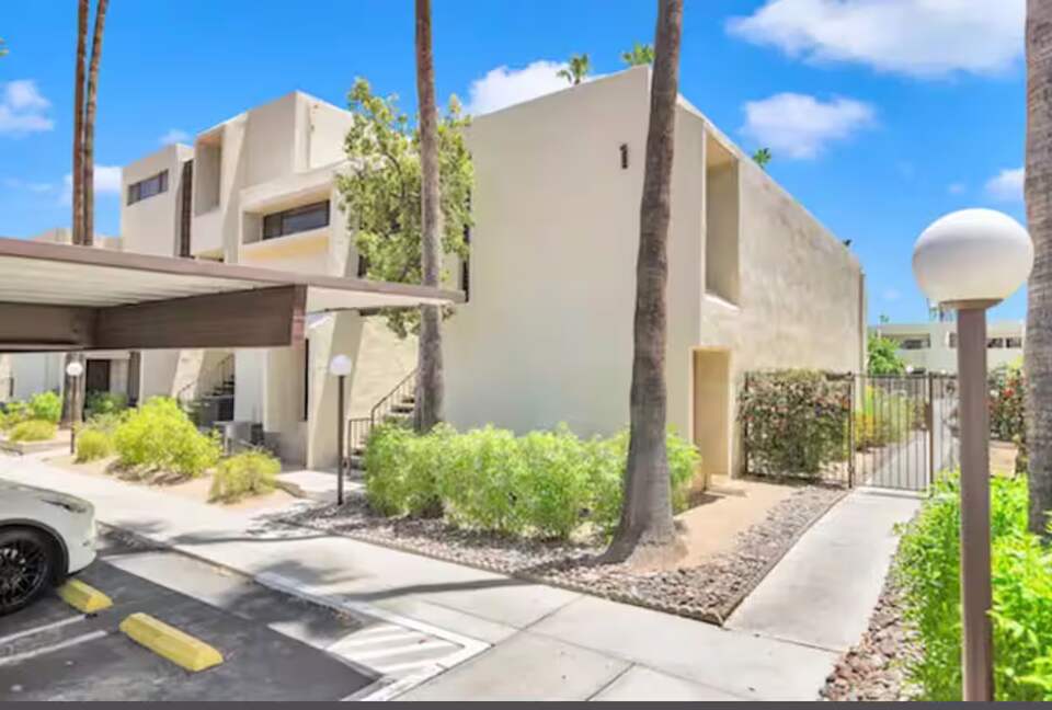 Stylish South Palm Springs Escape - Palm Springs, California