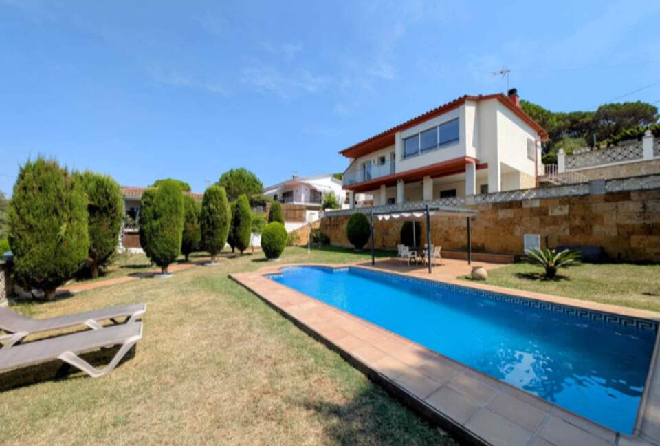 Mediterranean Villa Between Beaches & Catalan Countryside - Vidreres, Spain