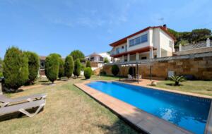 Mediterranean Villa Between Beaches & Catalan Countryside - Vidreres, Spain