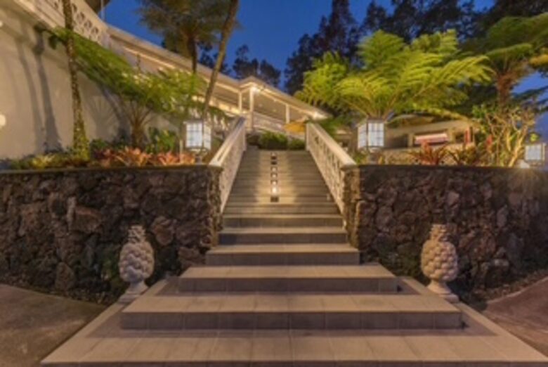 Elevated Kona Estate with Resort-Style Amenities - Kailua Kona, Hawaii