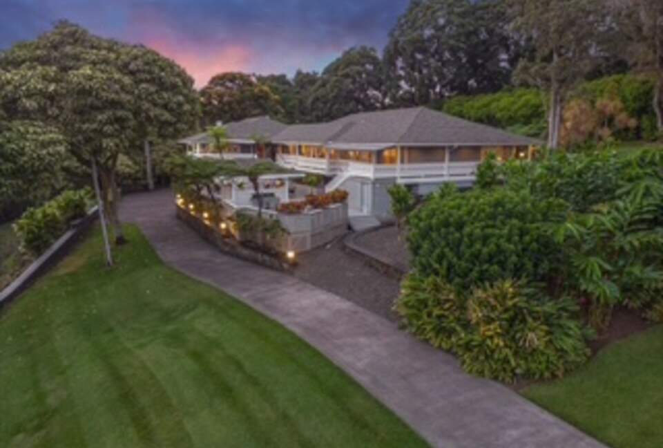Elevated Kona Estate with Resort-Style Amenities - Kailua Kona, Hawaii