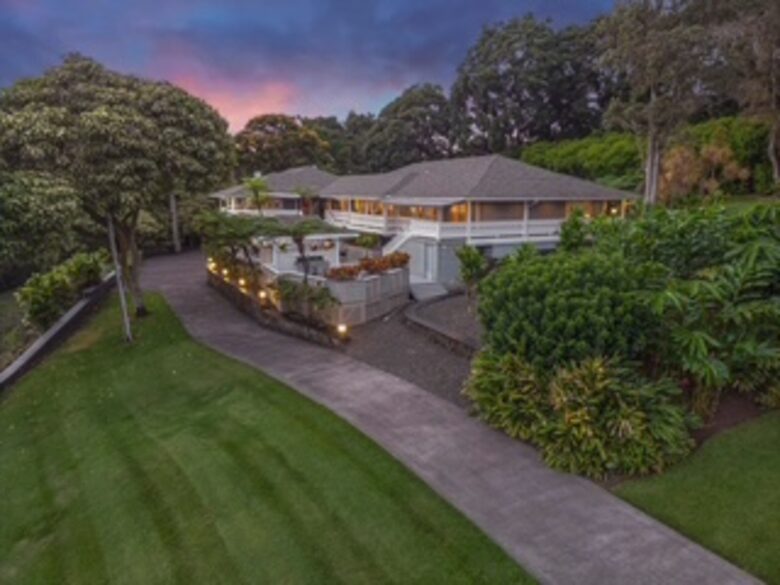 Elevated Kona Estate with Resort-Style Amenities - Kailua Kona, Hawaii