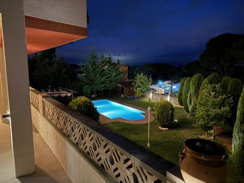 Villa mediterránea entre playas y la campiña catalana - Vidreres, España