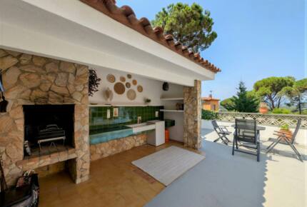Mediterranean Villa Between Beaches & Catalan Countryside - Vidreres, Spain