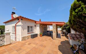 Mediterranean Villa Between Beaches & Catalan Countryside - Vidreres, Spain