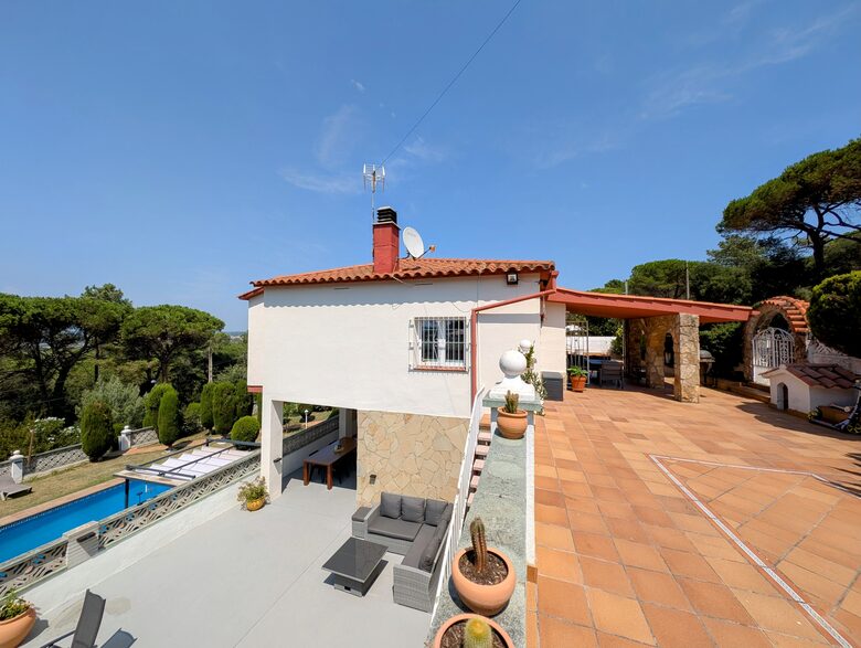 Villa mediterránea entre playas y la campiña catalana - Vidreres, España