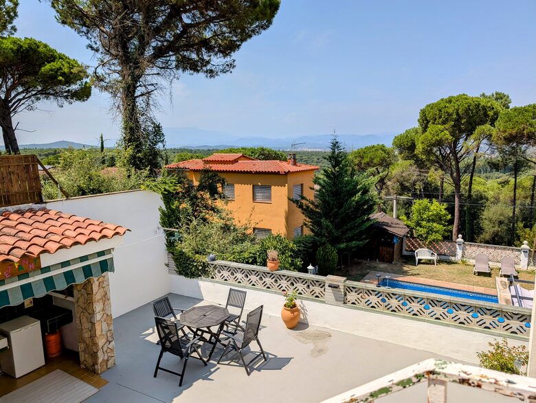 Villa mediterránea entre playas y la campiña catalana - Vidreres, España