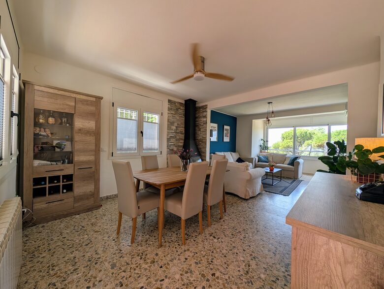 Villa mediterránea entre playas y la campiña catalana - Vidreres, España