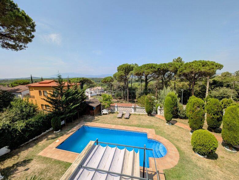 Villa mediterránea entre playas y la campiña catalana - Vidreres, España