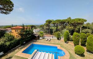 Mediterranean Villa Between Beaches & Catalan Countryside - Vidreres, Spain