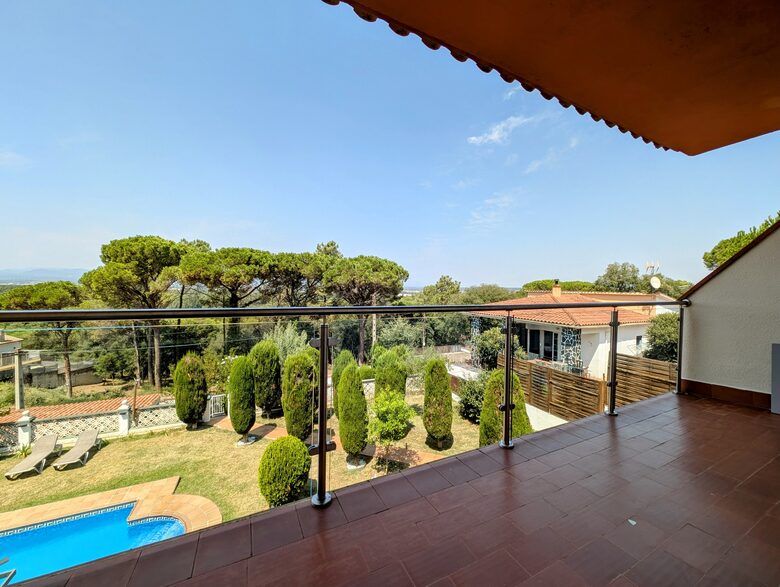 Villa mediterránea entre playas y la campiña catalana - Vidreres, España