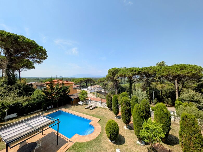 Villa mediterránea entre playas y la campiña catalana - Vidreres, España