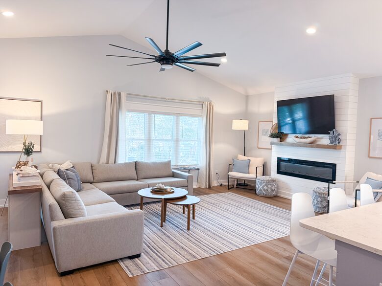 Open Entertaining Space with Oversized Luxury Sectional