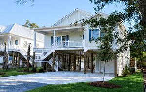 Modern Oak Island Getaway Minutes from the Shore - Oak Island, North Carolina