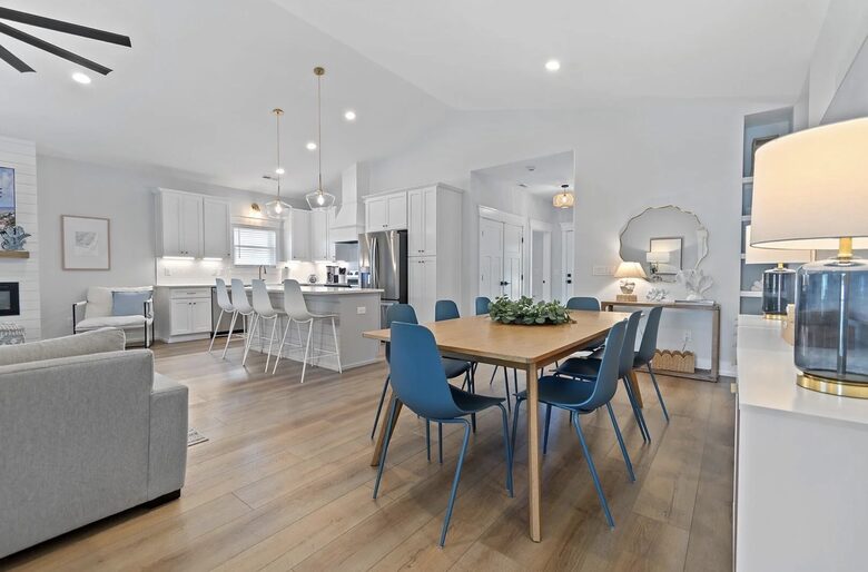 Modern Oak Island Getaway Minutes from the Shore - Oak Island, North Carolina