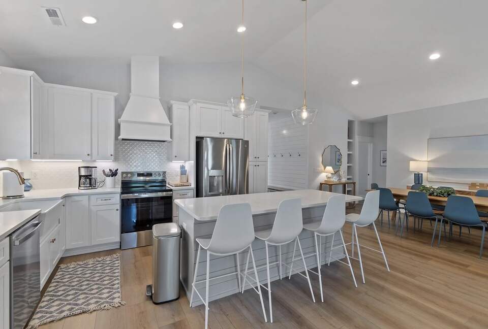 Modern Oak Island Getaway Minutes from the Shore - Oak Island, North Carolina
