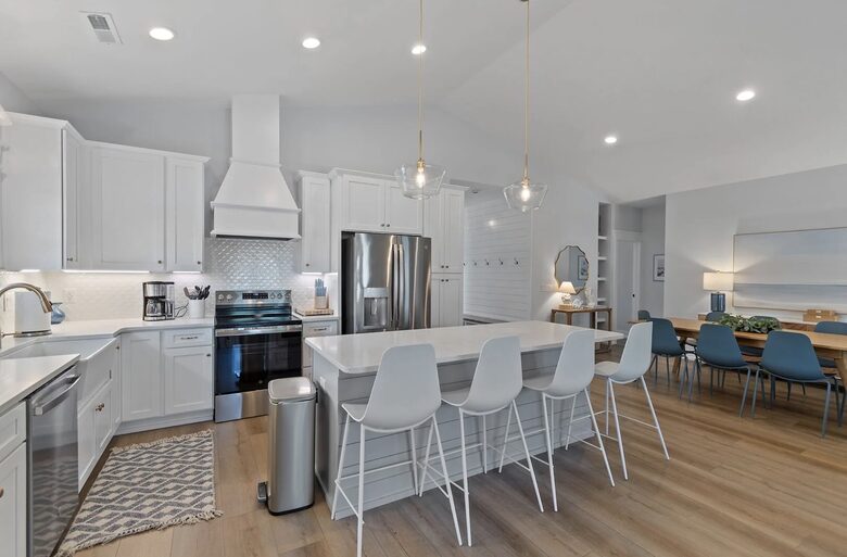 Modern Oak Island Getaway Minutes from the Shore - Oak Island, North Carolina