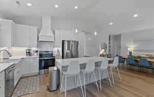 Modern Oak Island Getaway Minutes from the Shore - Oak Island, North Carolina