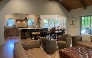 Contemporary Mountain Home Near Downtown Black Mountain - Black Mountain, North Carolina