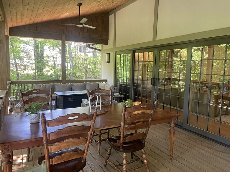 Contemporary Mountain Home Near Downtown Black Mountain - Black Mountain, North Carolina