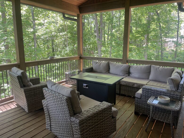 Contemporary Mountain Home Near Downtown Black Mountain - Black Mountain, North Carolina