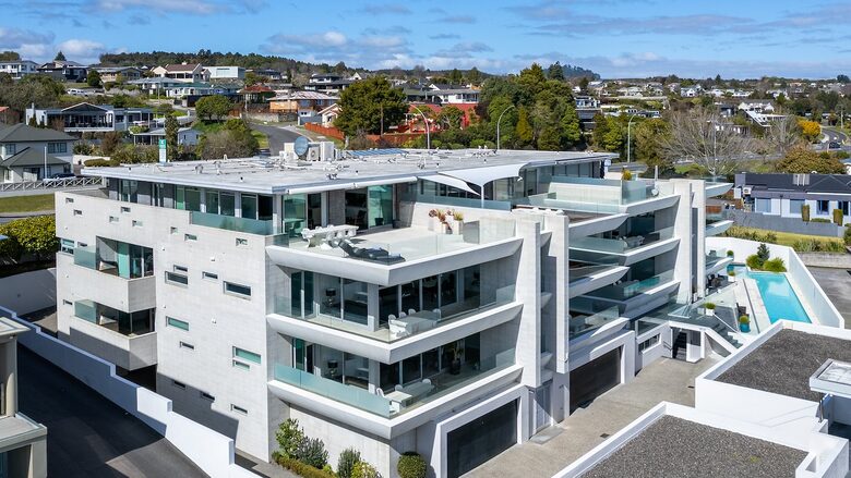 Sacred Waters Lake Taupō Penthouse - Taupō, New Zealand