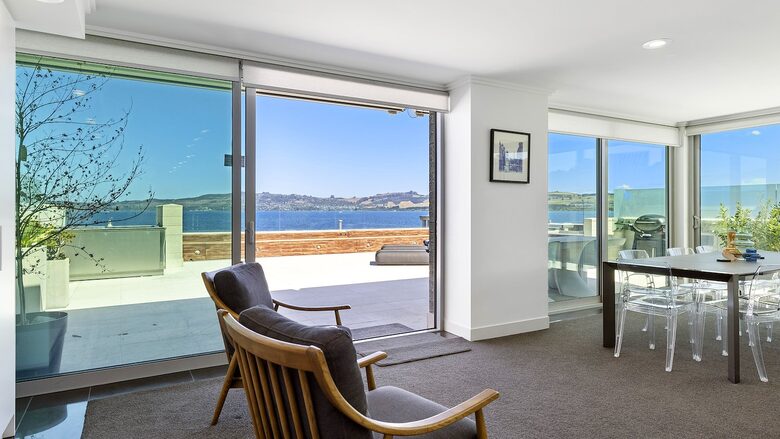 Sacred Waters Lake Taupō Penthouse - Taupō, New Zealand