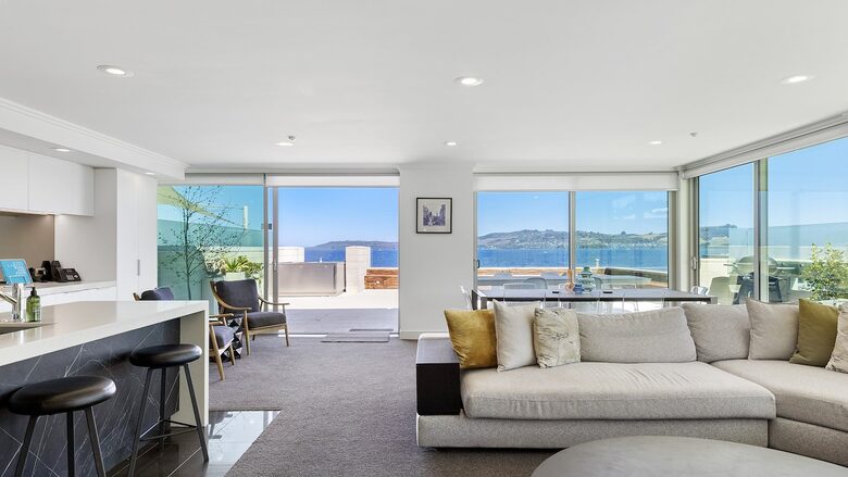 Sacred Waters Lake Taupō Penthouse - Taupō, New Zealand