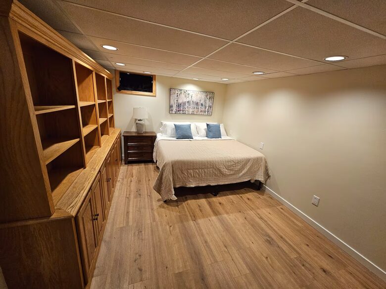 Spacious Alaska View Retreat with Private Studio - Homer, Alaska