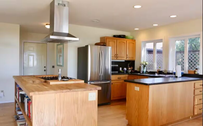 Spacious Alaska View Retreat with Private Studio - Homer, Alaska