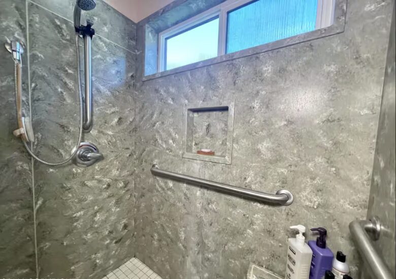 Spacious Alaska View Retreat with Private Studio - Homer, Alaska