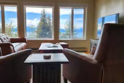 Spacious Alaska View Retreat with Private Studio - Homer, Alaska