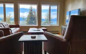 Spacious Alaska View Retreat with Private Studio - Homer, Alaska