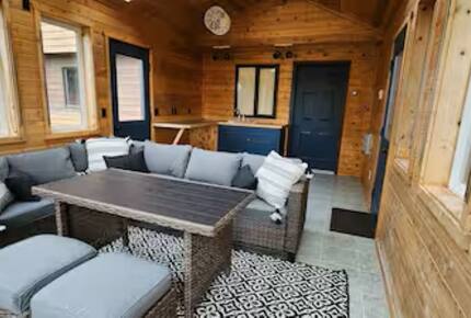 Spacious Alaska View Retreat with Private Studio - Homer, Alaska