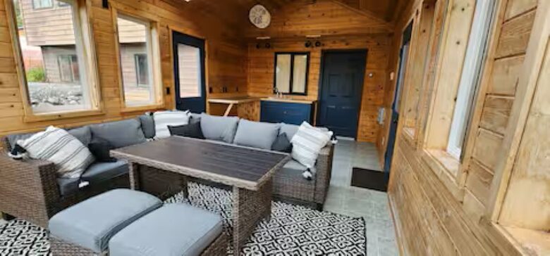 Spacious Alaska View Retreat with Private Studio - Homer, Alaska