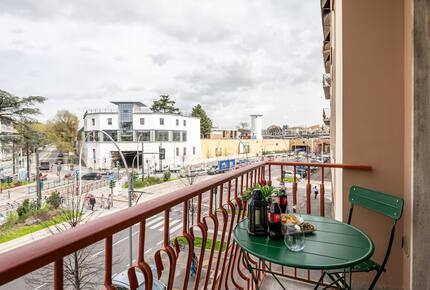 Elegant Two Bedroom Apartment Near Santa Maria Novella - Florence, Italy