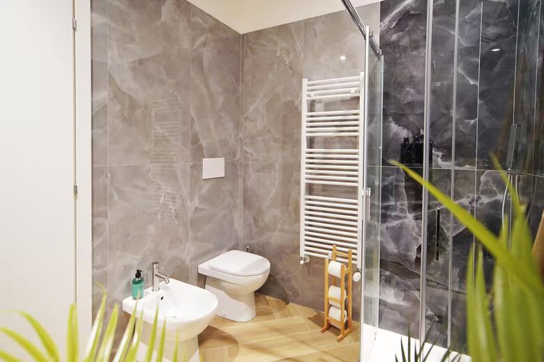 Elegant Two Bedroom Apartment Near Santa Maria Novella - Florence, Italy