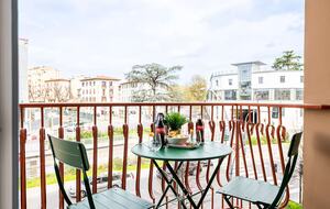 Elegant Two Bedroom Apartment Near Santa Maria Novella - Florence, Italy