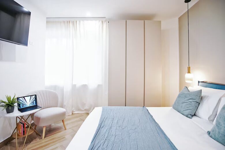 Elegant Two Bedroom Apartment Near Santa Maria Novella - Florence, Italy