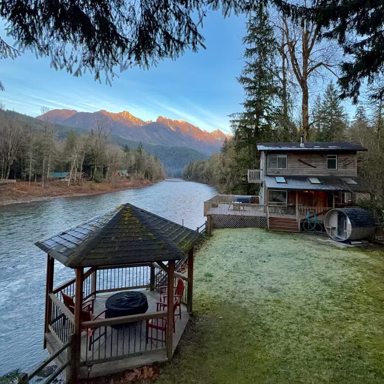 Cascade Mountain Wellness Retreat - Gold Bar, Washington