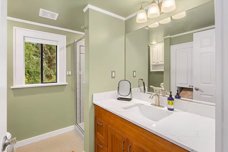 Cascade Mountain Wellness Retreat - Gold Bar, Washington