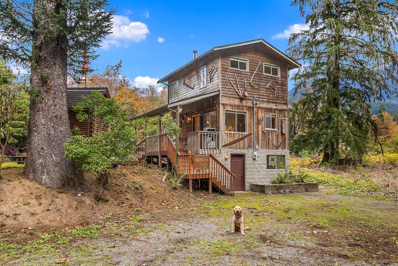 Cascade Mountain Wellness Retreat - Gold Bar, Washington