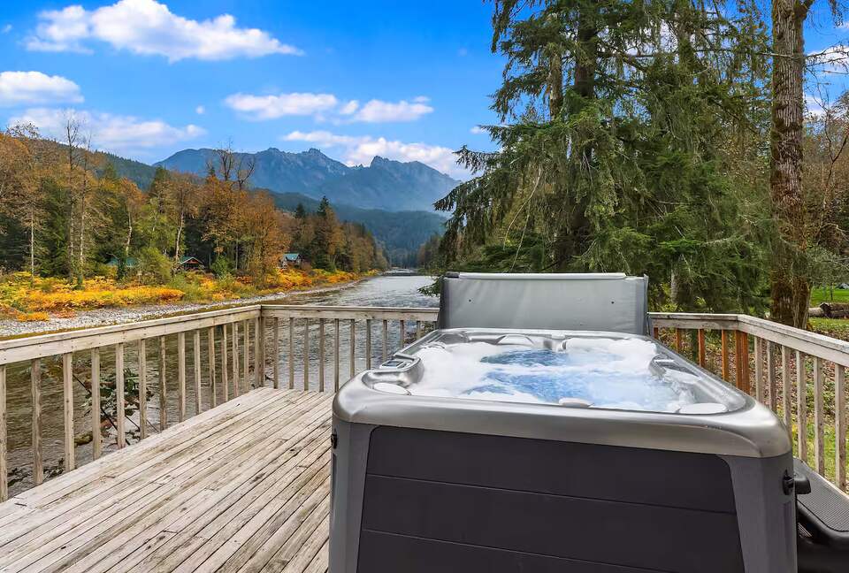 Cascade Mountain Wellness Retreat - Gold Bar, Washington