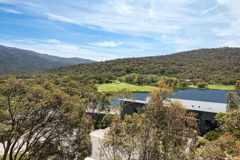 Upscale Alpine Escape at Crackenback Resort - Crackenback, Australia