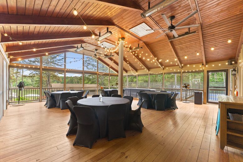 Ark on Lake Lanier - Gainesville, Georgia