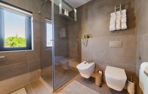 Alenquer Wine Country Estate | Sophisticated Scale & Panoramic Views - Alenquer, Portugal