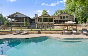 Ark on Lake Lanier - Gainesville, Georgia