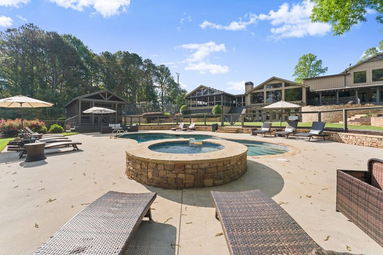 Ark on Lake Lanier - Gainesville, Georgia