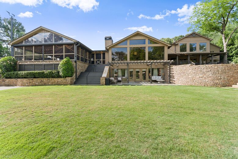 Ark on Lake Lanier - Gainesville, Georgia