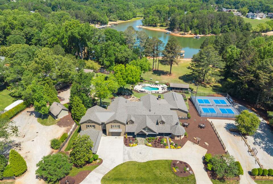 Ark on Lake Lanier - Gainesville, Georgia